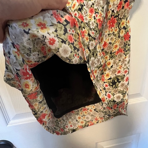 Heartloom cowlneck floral tank top - Picture 4 of 6